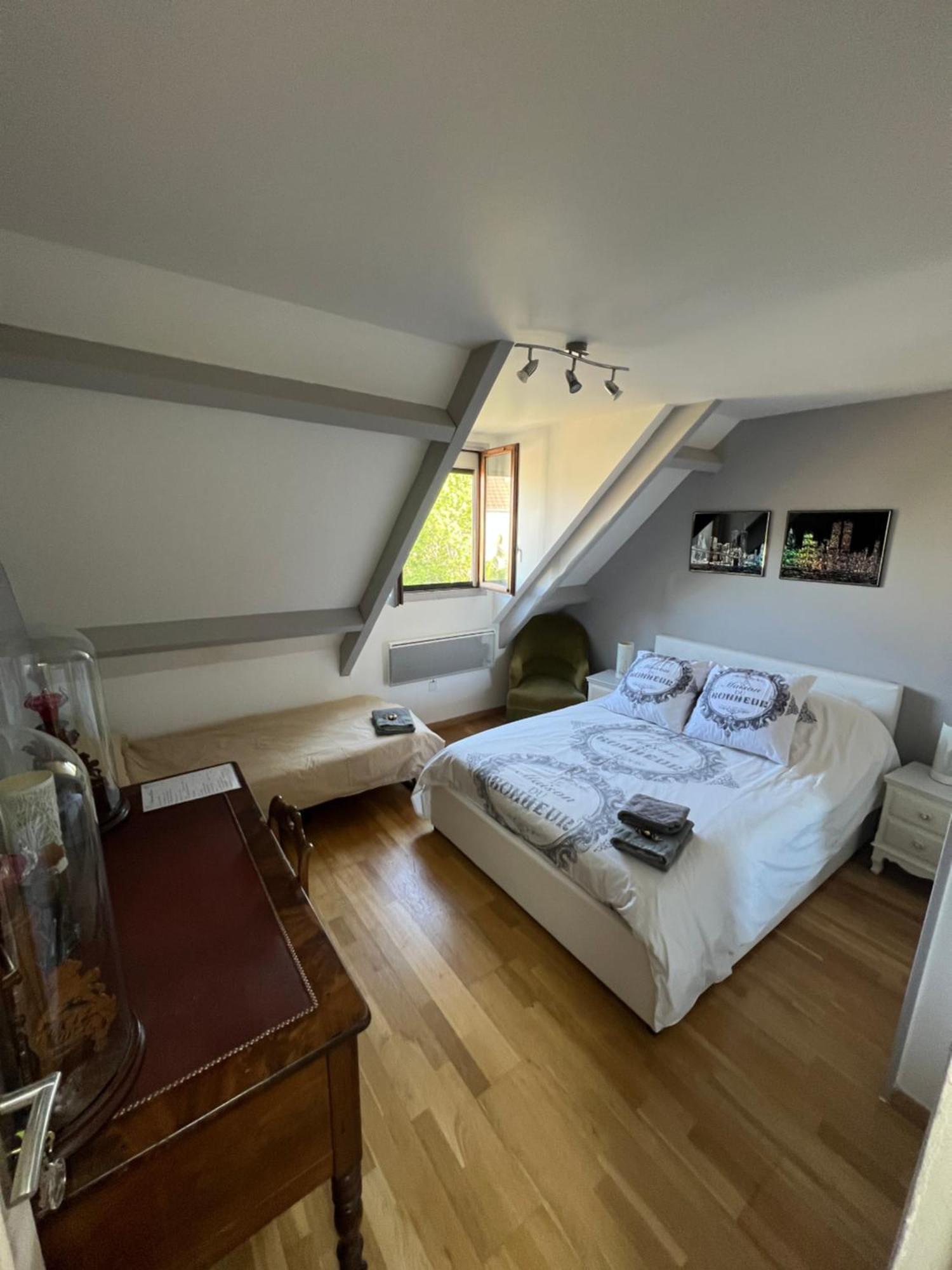 La Maison Du Bonheur Saintry-sur-Seine エクステリア 写真